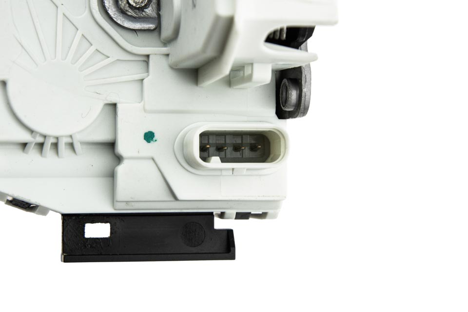 Central Door Lock Actuator Rear NTY: EZC-ME-052 OEM 2047303935