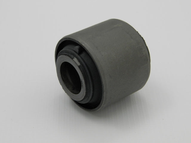 Draagarmrubber OEM 55110-CA000