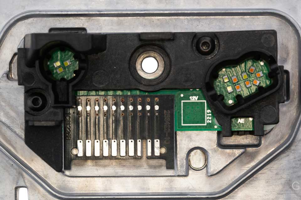 Regeleenheid verlichting links OEM 63115A57074